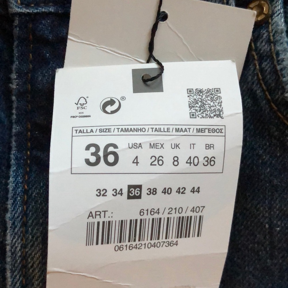 NEW!! Zara High Waisted Ripped Straight Leg Jeans - Picture 6 of 16